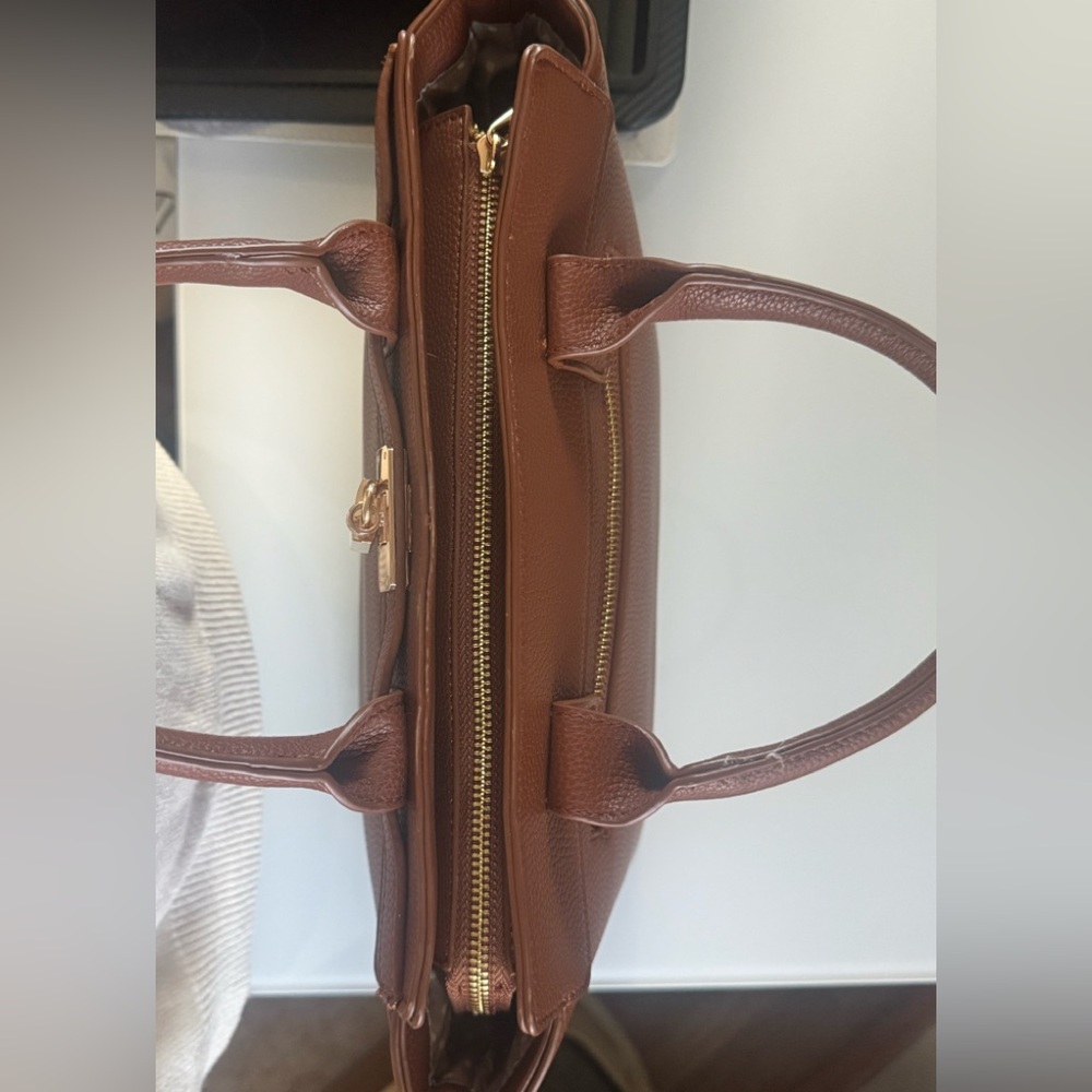 Ello Amira Leather Top-Handle vegan leather Tote with crossbody strap. - Picture 7 of 10